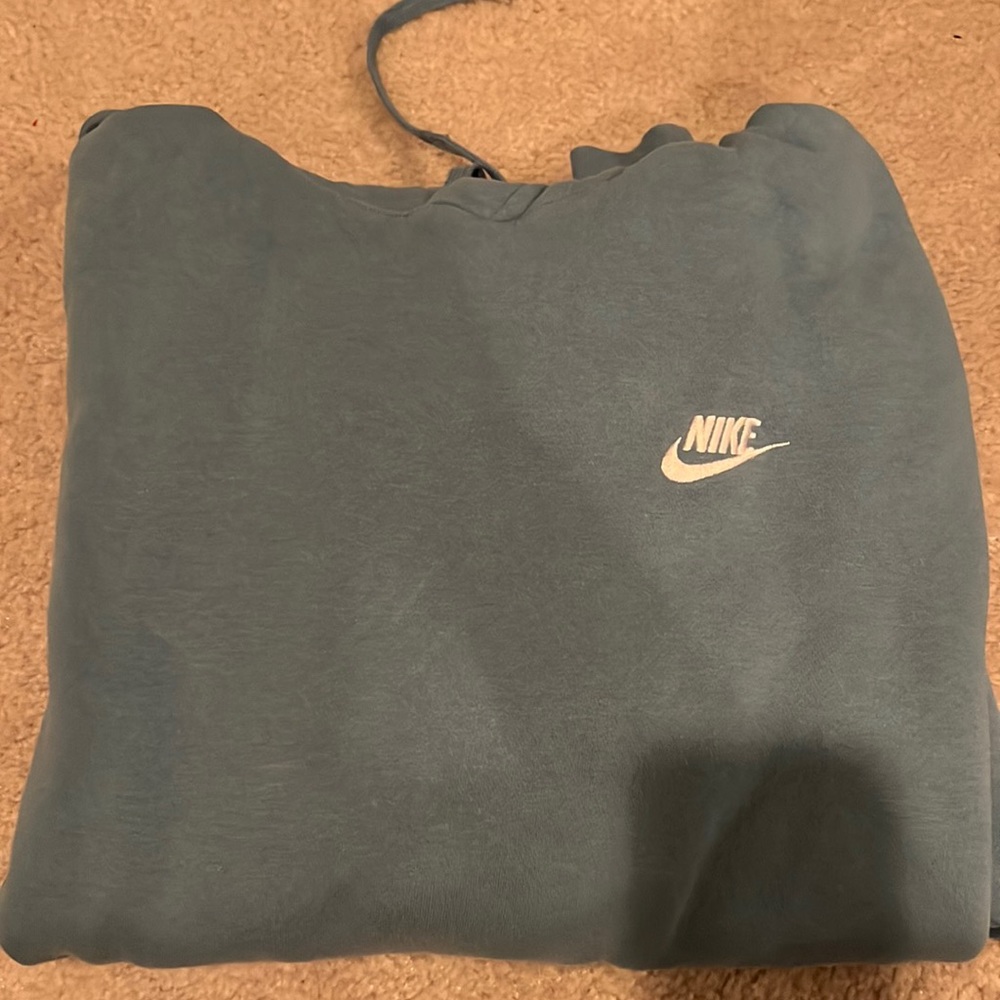 Nike essentials hoodie
